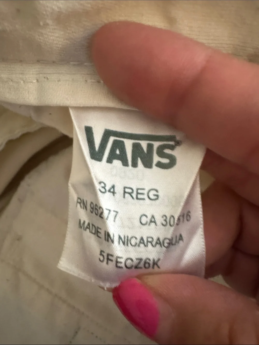 Vans Men's Cream Flat Front Chino Shorts Sz 34 cotton blend preppy inseam 9”